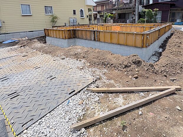 【外観】こちらの物件に少しでもご興味がありましたら、お気軽にお電話下さい。ネット上で「見えない物」「わからない事」でも、実際にご見学いただくことで、手に取るようにおわかりいただけるはずです。…