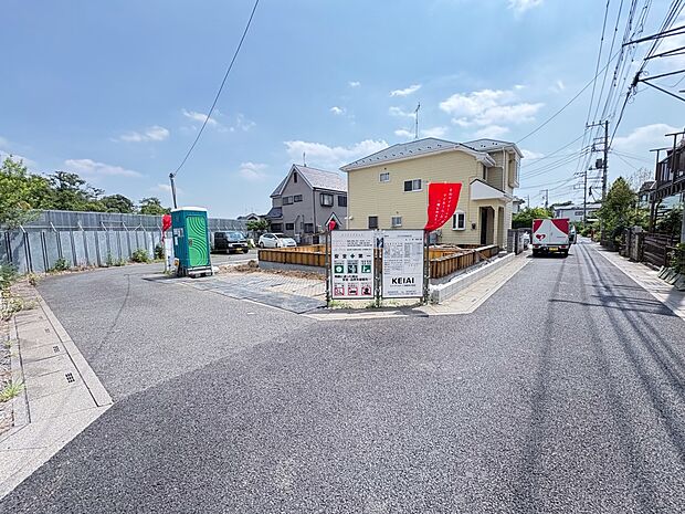 【駐車場】日々の暮らしにマイカーが必要。そんな方は物件の購入条件に駐車場は必須です。通勤に、家族のお迎えに、お買物に、おでかけに、クルマライフを楽しみたい方に。