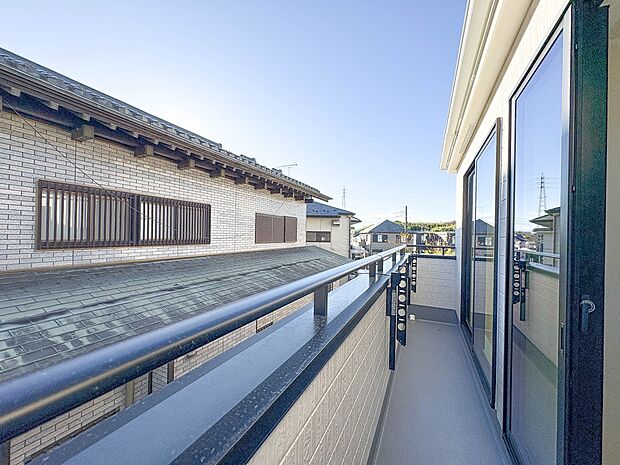 B号棟【バルコニー】バルコニーから差し込む陽光・通風は、住環境・快適性と共に有り続ける貴重な「財産」です。