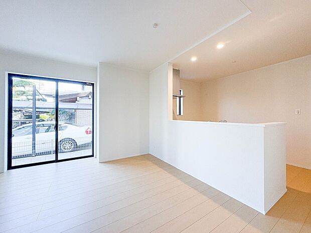 B号棟【LDK17.75帖+南庭】こちらの物件が少しでも気になるようでしたら、お気軽にお問合せください。人生でいちばん大きなお買い物ですので、ゆっくりご見学ください。ネット上の画像と実際の見…