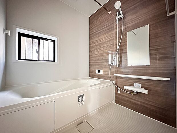 【浴室】一日の疲れを癒してくれるお風呂空間。使いやすさと上質な質感を両立して、単なる習慣から特別な時間に変わるはず。