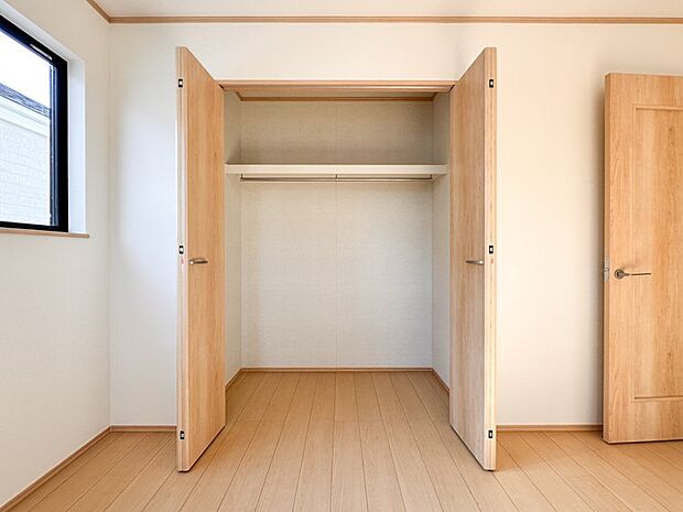 【収納】各部屋を最大限に広く使って頂ける様、全居住スペースに収納付。プライベートルームはゆったりと快適に。