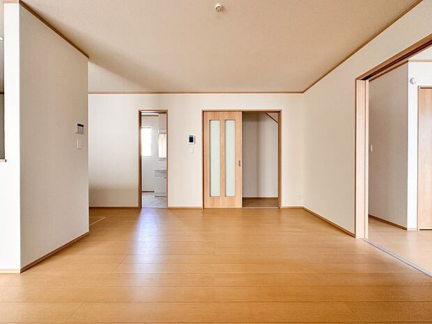 【LDK-15.75帖】ホームパーティーでもゲストと一緒に料理を楽しみながら楽しい時間を過ごせそう。