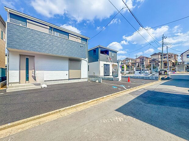 2号棟【前面道路4M】車の通行が少ないので、静かな住環境を維持することができます。