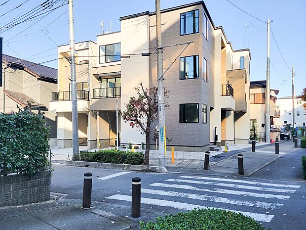 1号棟【前面道路】車の通行が少ないので、静かな住環境を維持することができます。