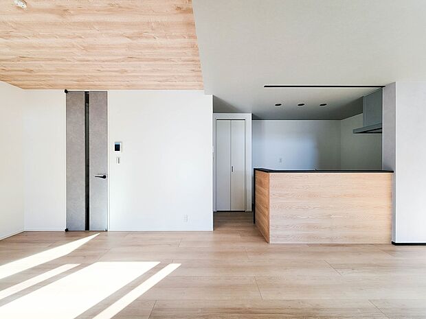 3号棟【LDK16.9帖】整然とした空間演出、快適な理想の暮らしの実現は家のみの拘りではなく、そこで暮らす方々にとって素敵な環境であることも挙げられると思います。四季折々の変化が奏でる鼓動を…