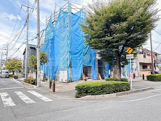 1号棟【前面道路】道路幅員/西側公道8.2m、南側公道65.8m