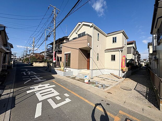 【外観】家族の温かさと陽光の暖かさ、楽しい毎日と明るい未来を予感させる「空間が織り成すひとつ先の住み心地」を演出します。