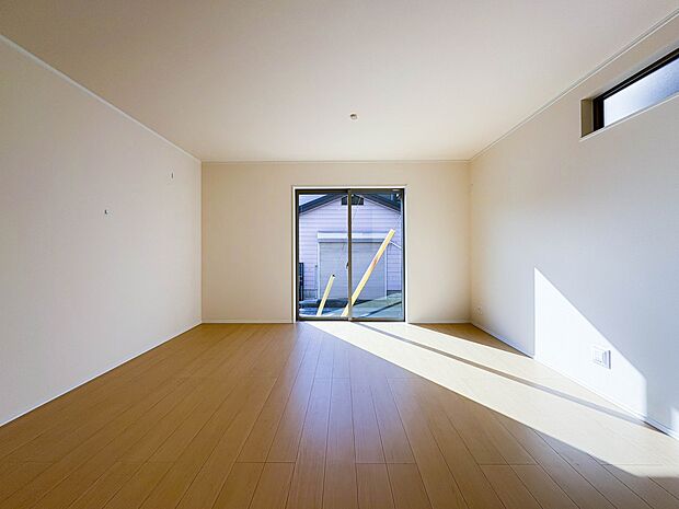 【LDK15帖】忙しい朝でも家族揃って食事をしたいゆとりあるダイニングスペース。