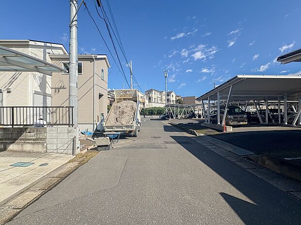 【外観】こちらの物件に少しでもご興味がありましたら、お気軽にお電話下さい。ネット上で「見えない物」「わからない事」でも、実際にご見学いただくことで、手に取るようにおわかりいただけるはずです。…