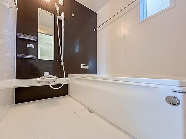 【浴室】一日の疲れを癒してくれるお風呂空間。使いやすさと上質な質感を両立して、単なる習慣から特別な時間に変わるはず。