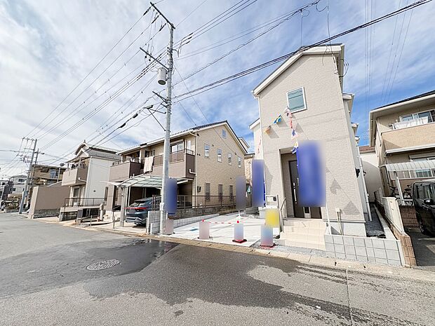 【外観】こちらの物件に少しでもご興味がありましたら、お気軽にお電話下さい。ネット上で「見えない物」「わからない事」でも、実際にご見学いただくことで、手に取るようにおわかりいただけるはずです。…