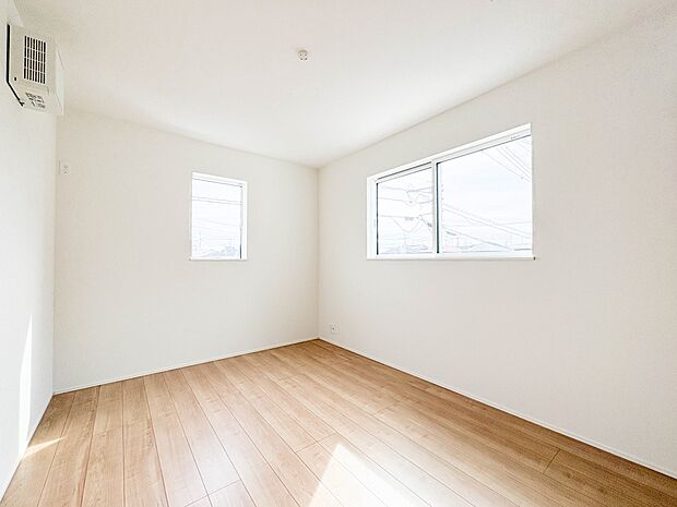 【Room-洋室】  シンプルにデザインされた室内。家具やレイアウトでお好みの空間に。
