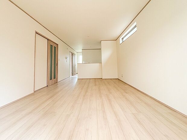 C号棟【LDK17.81帖】うららかな陽射しがどのお部屋にも降り注ぎますように、快適さを追求した間取設計。得難い立地環境での生活を恵みの豊かな永住の地へと変えてくれます。