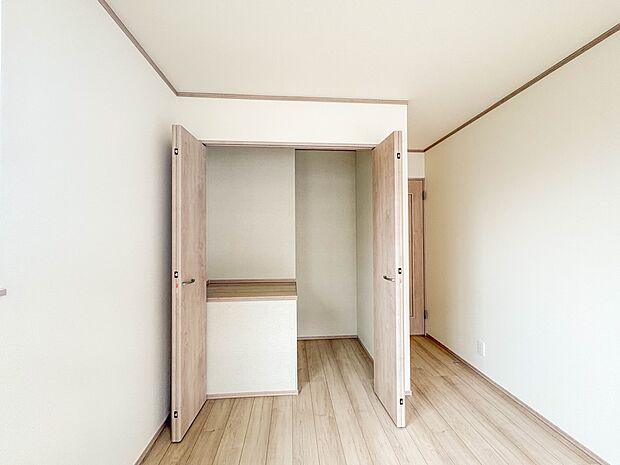 C号棟【収納】限られたスペースを有効に活用できる壁面クローゼット。