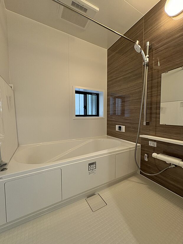 【浴室】一日の疲れを癒してくれるお風呂空間。使いやすさと上質な質感を両立して、単なる習慣から特別な時間に変わるはず。