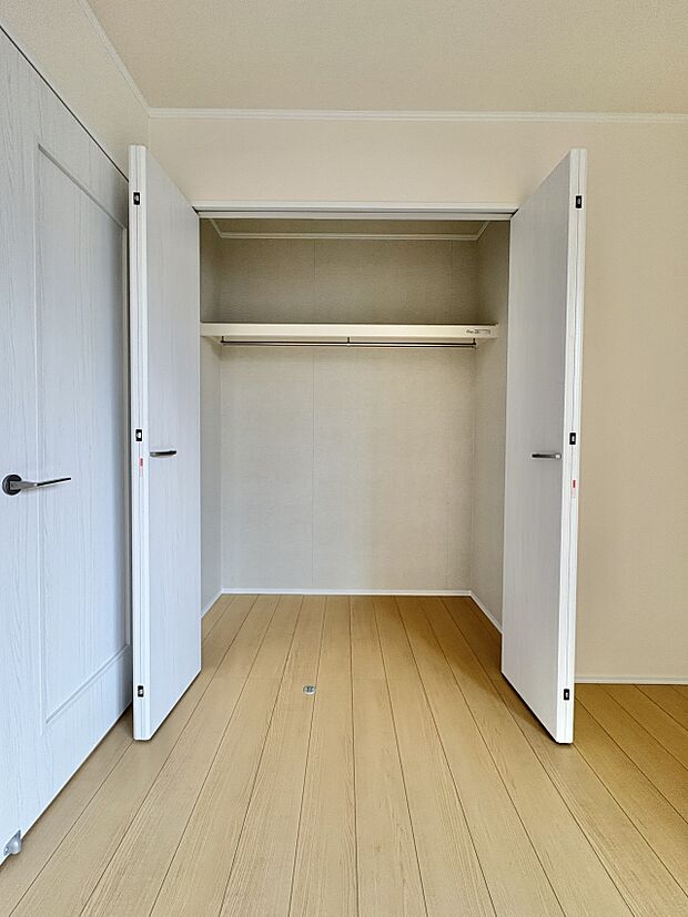 【収納】各部屋を最大限に広く使って頂ける様、全居住スペースに収納付。プライベートルームはゆったりと快適に。