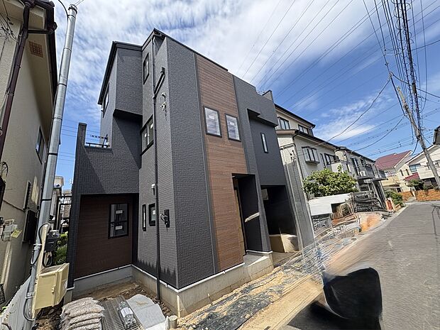 家族の温かさと陽光の暖かさ、楽しい毎日と明るい未来を予感させる「空間が織り成すひとつ先の住み心地」を演出します。