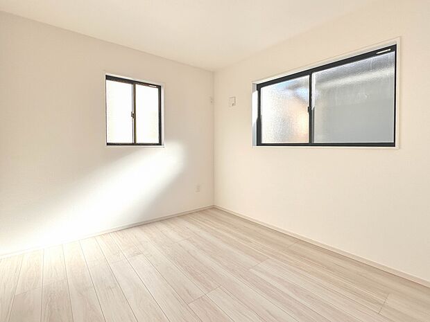 【洋室6帖】充実した生活は伸びやかな居室空間から始まります。快適に・伸びやかに。心の潤いを求める方々へ。