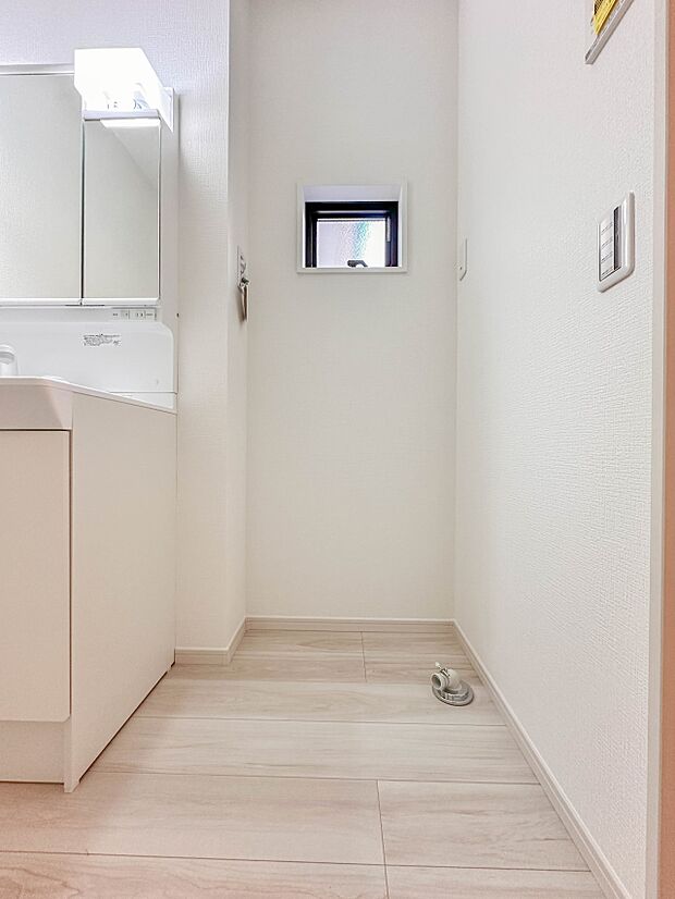 【ランドリースペース】ランドリースペースは広さもたっぷり。