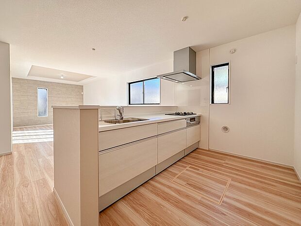 【LDK18.7帖】忙しい朝でも家族揃って食事をしたいゆとりあるダイニングスペース。