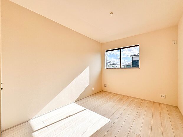 【洋室6帖】充実した生活は伸びやかな居室空間から始まります。快適に・伸びやかに。心の潤いを求める方々へ。