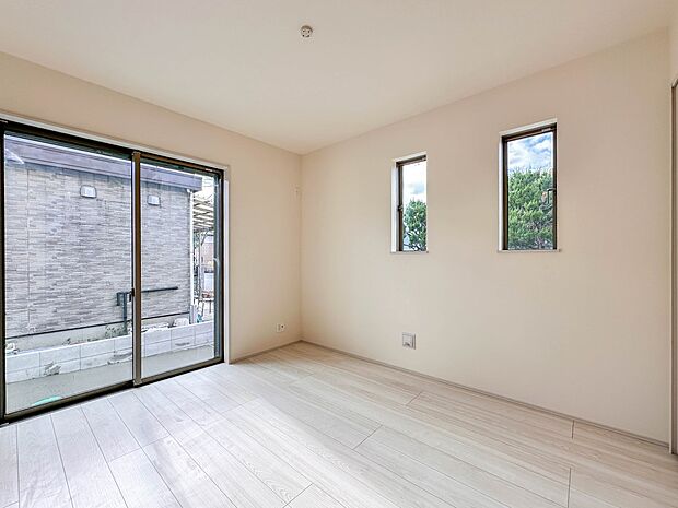 【洋室5.25帖】充実した生活は伸びやかな居室空間から始まります。快適に・伸びやかに。心の潤いを求める方々へ。