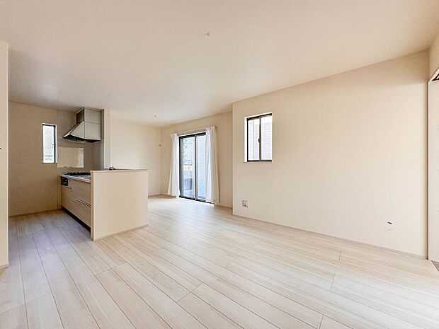 【LDK15帖】インテリアショップで見掛けた「あの家具」も置ける、ゆったりとした空間。時に広さが上質な寛ぎの時間になる事も。