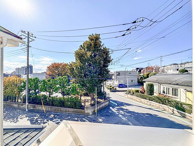 【眺望】眺望や窓からの景色が良いと、家で過ごす時間も快適です。