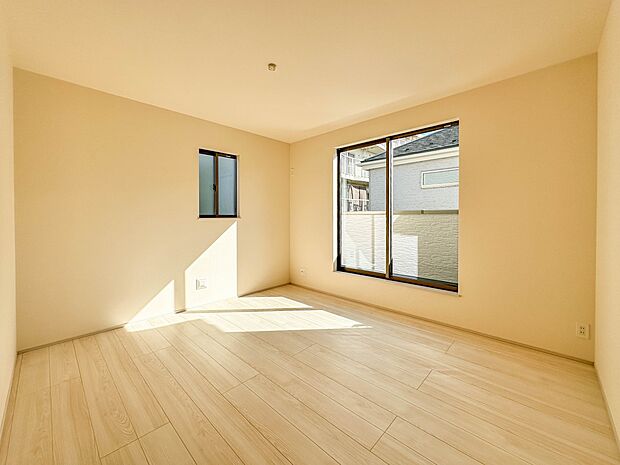 【寝室7.25帖】シンプルな内装はおしゃれのポイントです。シンプルは華美より飽きがこないからです。色や模様でおしゃれ感をだす。それがシンプルイズビューティーです。