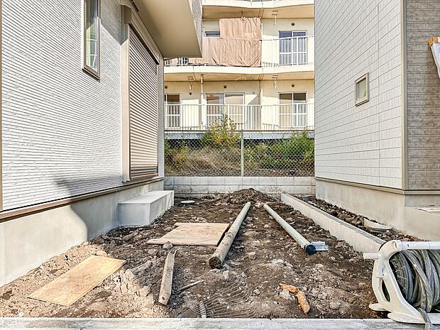 【庭】プランター等をおいてガーデニングが楽しめます。