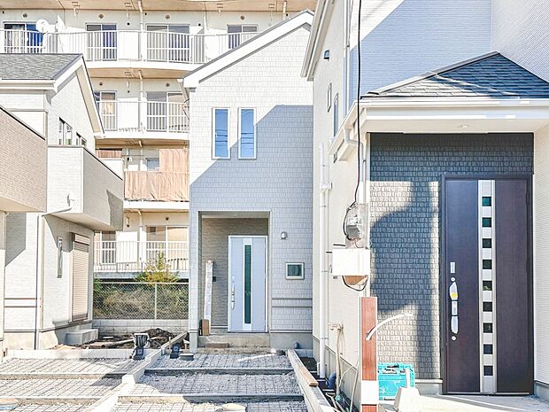 【外観】家族の温かさと陽光の暖かさ、楽しい毎日と明るい未来を予感させる「空間が織り成すひとつ先の住み心地」を演出します。