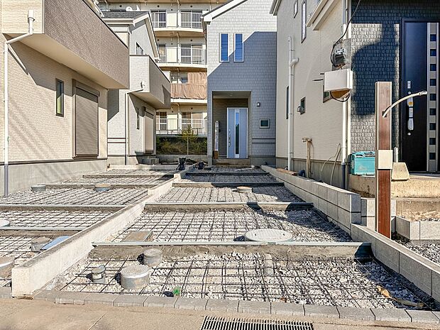 【駐車場】日々の暮らしにマイカーが必要。そんな方は物件の購入条件に駐車場は必須です。通勤に、家族のお迎えに、お買物に、おでかけに、クルマライフを楽しみたい方に。