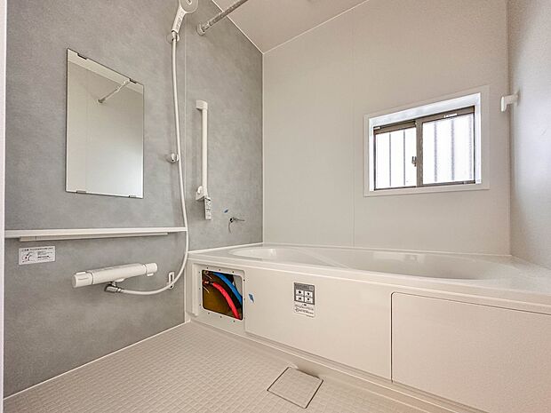 【浴室】一日の疲れを癒してくれるお風呂空間。使いやすさと上質な質感を両立して、単なる習慣から特別な時間に変わるはず。