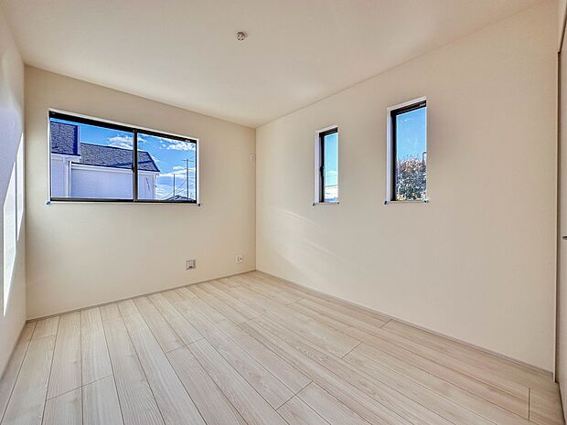 【洋室6帖】充実した生活は伸びやかな居室空間から始まります。快適に・伸びやかに。心の潤いを求める方々へ。