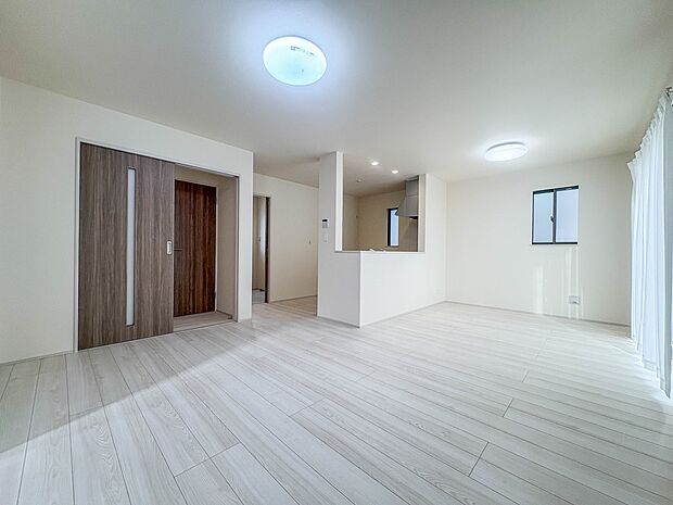 【LDK16.62帖】インテリアショップで見掛けた「あの家具」も置ける、ゆったりとした空間。時に広さが上質な寛ぎの時間になる事も。