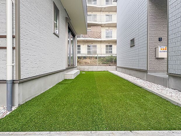 【庭】プランター等をおいてガーデニングが楽しめます。