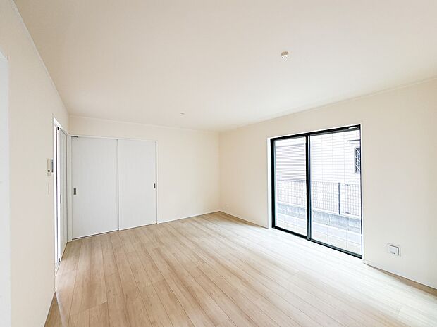 【LDK15帖】インテリアショップで見掛けた「あの家具」も置ける、ゆったりとした空間。時に広さが上質な寛ぎの時間になる事も。