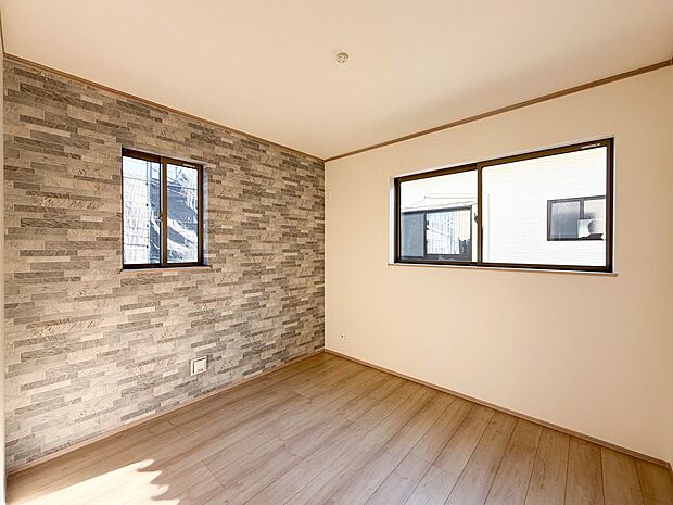 1号棟【5.37帖　子供部屋】クロークを備えたフローリング仕様の洋室です。