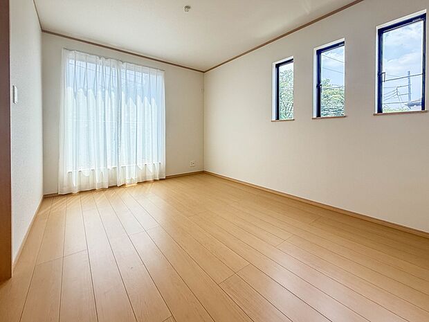 【寝室7.31帖】シンプルな内装はおしゃれのポイントです。シンプルは華美より飽きがこないからです。色や模様でおしゃれ感をだす。それがシンプルイズビューティーです。