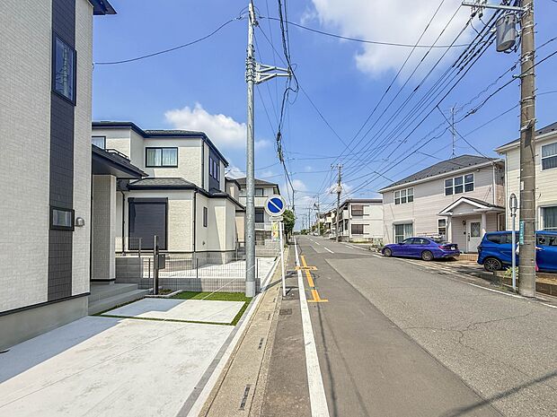 【前面道路8m】車の通行が少ないので、静かな住環境を維持することができます。