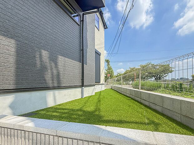 【庭】プランター等をおいてガーデニングが楽しめます。