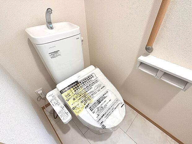 【トイレ】いつも清潔なスペースであってほしいのが毎日使うトイレです。掃除がしやすいのはもちろん、落ち着けるスペースとして機能することも大切です。