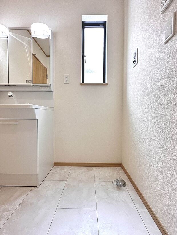 【ランドリースペース】ランドリースペースは広さもたっぷり。