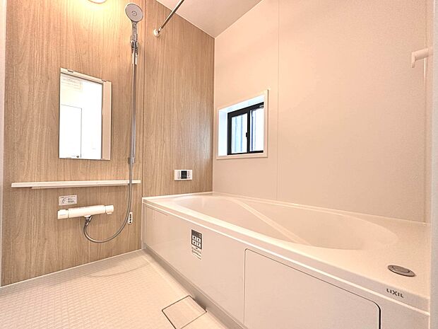 【浴室】一日の疲れを癒してくれるお風呂空間。使いやすさと上質な質感を両立して、単なる習慣から特別な時間に変わるはず。