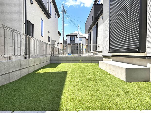 【庭】庭がある戸建てに住む楽しみのひとつは、自分たちの好みに合わせて、家庭菜園や庭づくりができることでしょう。自由自在に庭をコーディネートしてみませんか！