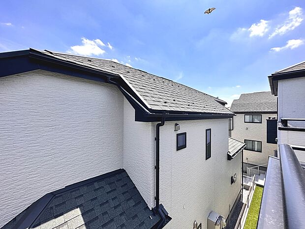 【眺望】気持ちの良い景色。住まいから、眺望の良い場所に住めるって嬉しいですね。開放感を感じながら、余裕のある暮らしをご体感下さい。