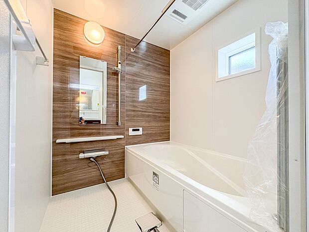 【浴室】一日の疲れを癒してくれるお風呂空間。使いやすさと上質な質感を両立して、単なる習慣から特別な時間に変わるはず。