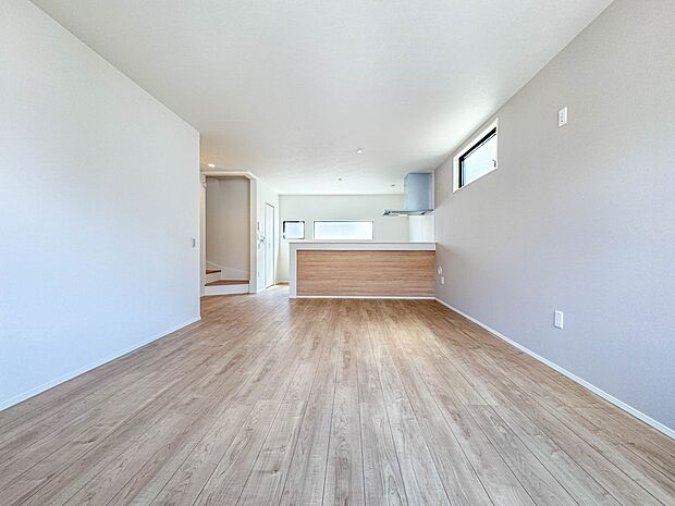 1号棟【LDK20.9帖】充実した生活は伸びやかな居室空間から始まります。快適に・伸びやかに。心の潤いを求める方々へ。