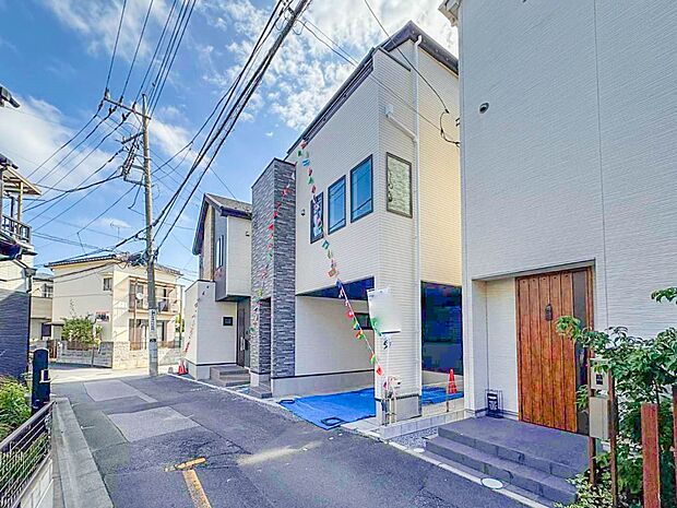 1号棟【前面道路4M】車の通行が少ないので、静かな住環境を維持することができます。